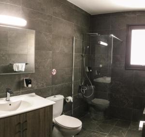 普拉特齐亚海滩别墅酒店的一间浴室