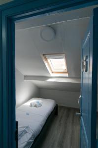 Change The World Hostels - Cascais - Estoril客房内的一张或多张床位