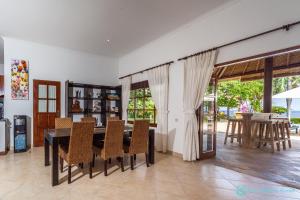 BanjarVilla Segara Murti - Stylish Beachfront Villa!的相册照片