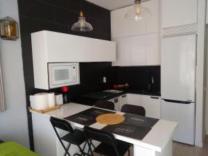 Albaicin Taurino Apartment的厨房或小厨房