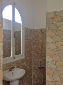 达纳科拉莱西利亚酒店的一间浴室