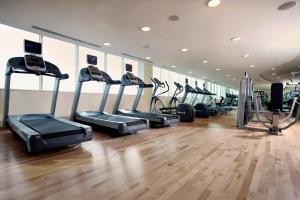 阿布扎比克里斯塔尔酒店的健身中心和/或健身设施