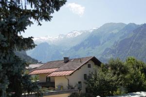 卡普伦高山汽车旅馆的山地屋顶度假屋