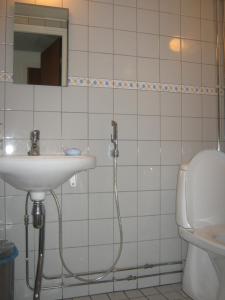 玛卡考提帕特里亚旅馆的一间浴室