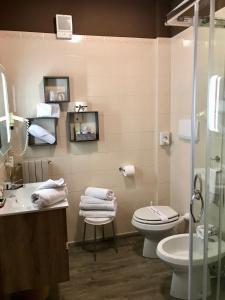 Hotel Garni Sorriso的一间浴室