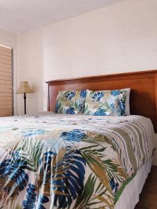 希洛芦苇湾酒店客房内的一张或多张床位