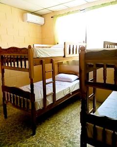 多纳玛塔住宿加早餐旅馆客房内的一张或多张双层床