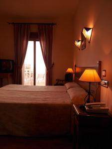 兰哈龙城堡酒店客房内的一张或多张床位