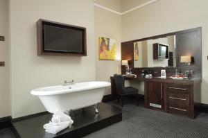 维多利亚豪华酒店的一间浴室