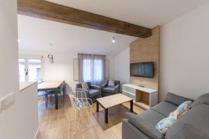 潘普洛纳Antique Pamplona Tres Reyes Apartments的相册照片