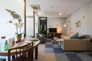 CN150 boutique studio, charming flat的休息区