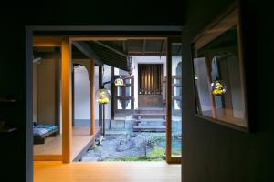 京都无限酒店的开放式的花园景房屋门