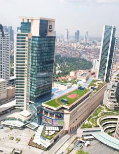 伊斯坦布尔伊斯坦布尔莱文特温德姆至尊酒店的城市空中景观高楼