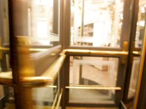 慕尼黑德意志剧院酒店的火车上窗户的关闭
