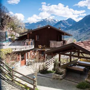 Buglio in MonteAgriturismo Luloc的山间小屋