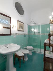 Giardino D'Azeglio Locazione Turistica的一间浴室