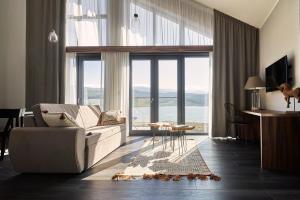 Lake Hill Karkonosze Resort & Spa的休息区