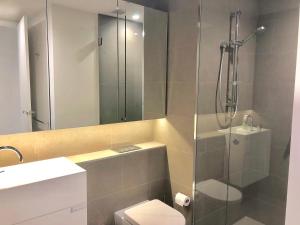 CLLIX Australia 108 Apartments的一间浴室