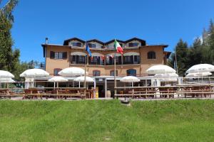 布雷佐内加尔达Hotel Monte Baldo的相册照片