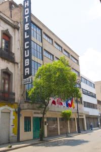 墨西哥城古巴酒店的一座建筑,上面有读酒店舞蹈的标志