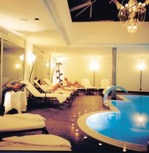 萨斯阿尔马格尔皮尔明楚尔布里根健康水疗酒店的相册照片