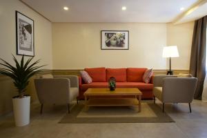 Suite Loc Luxury Aparthotel的休息区