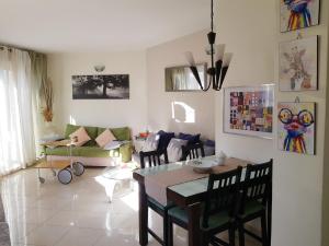 荷兹利亚Israel Marina Village, Garden Vacation Apartment的相册照片