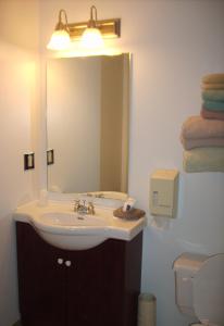 小镇山脉酒店的一间浴室