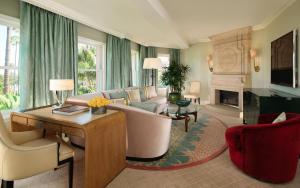 The Beverly Hills Hotel - Dorchester Collection的休息区