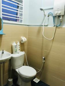 Seri Manjung HomeStay @Spacious Family Home的一间浴室