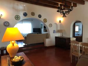 Chalet Torralba - Villa at Hotel Osiris的休息区