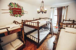 郭斯特 - 中世纪旅馆客房内的一张或多张床位