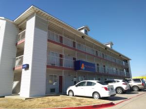 北里奇兰希尔斯InTown Suites Extended Stay Dallas TX - North Richland Hills的相册照片