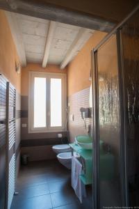 阿尔波德斯塔酒店的一间浴室