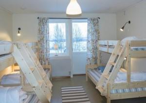 Hotell Klimpfjäll客房内的一张或多张双层床