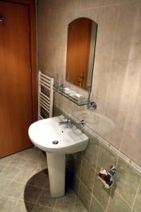 梅赫德加莱尔酒店的一间浴室
