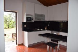 A Casa da Sofia的厨房或小厨房