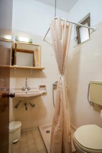 马里塔吉阿尼旅馆的一间浴室