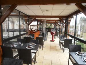 马孔Logis Hôtel Restaurant La Vieille Ferme, Mâcon Nord的相册照片