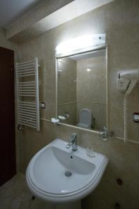 Hotel Nar Gevgelija的一间浴室