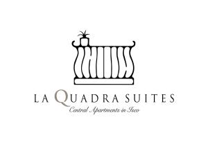 伊塞奥LA QUADRA SUITES - Central Apartments in Iseo的为酒店而设的广场套房的标志