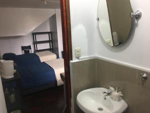 Lima Mini Aparts Monterrico - Cerca Embajada EEUU的一间浴室