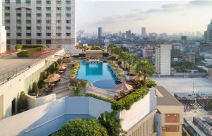 The Berkeley Hotel Pratunam - SHA Extra Plus内部或周边泳池景观