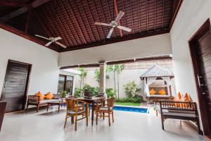 克罗柏坎Aldeoz Grand Kancana Villas Resort Bali的相册照片