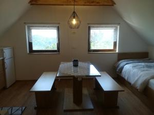 Relaxing Cottage Donacka Gora客房内的一张或多张床位