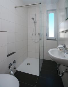 Neumann Zimmervermietung的一间浴室