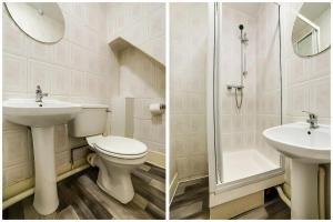 伦敦Stratford Hotel的浴室的两张照片,配有卫生间和水槽