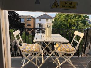 赖德Wight On The Beach, Sleeps 4, Free Off Road Parking, Balcony with Sea Views的相册照片