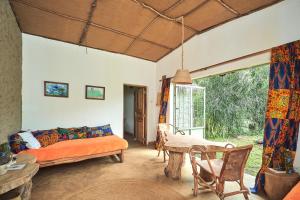 Hillside Retreat – Africa Amini Life的休息区