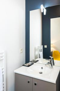 Ténéo Apparthotel Bordeaux - Gare Saint Jean的一间浴室